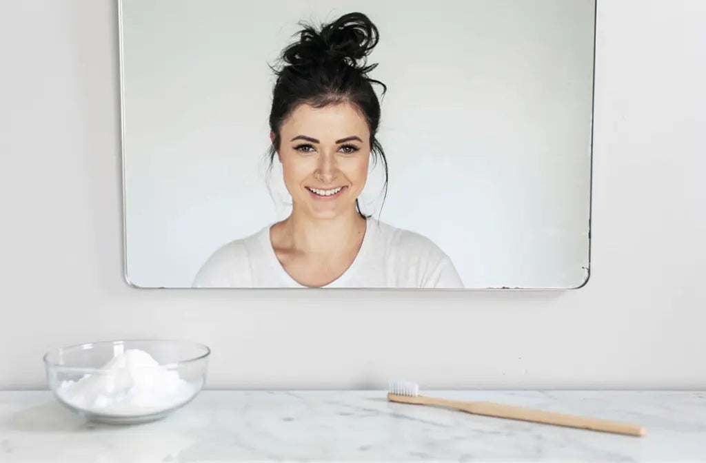 Astuce dents blanches maison : bicarbonate de soude et remèdes naturels